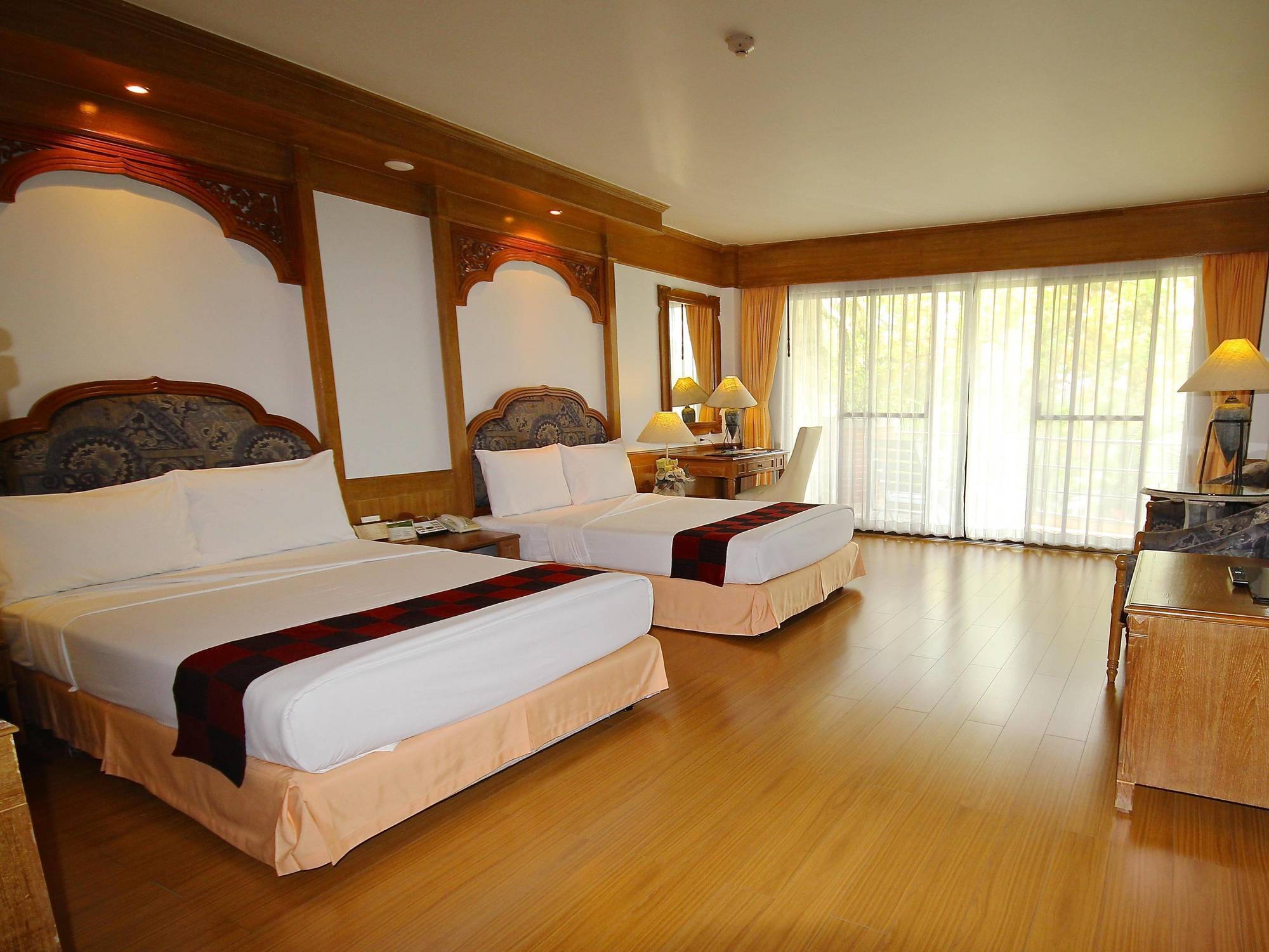 The Golf Lodge Laem Chabang Чонбури Екстериор снимка